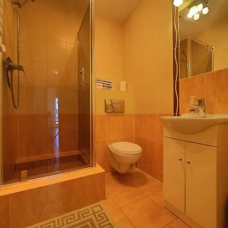 Pod Debami Habitación en casa particular Świnoujście